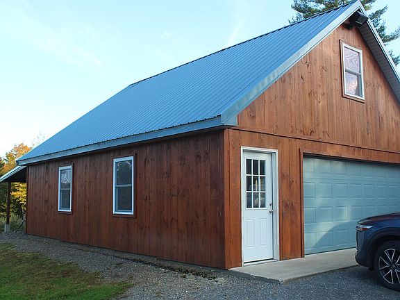 2 car garage w/ guest room 