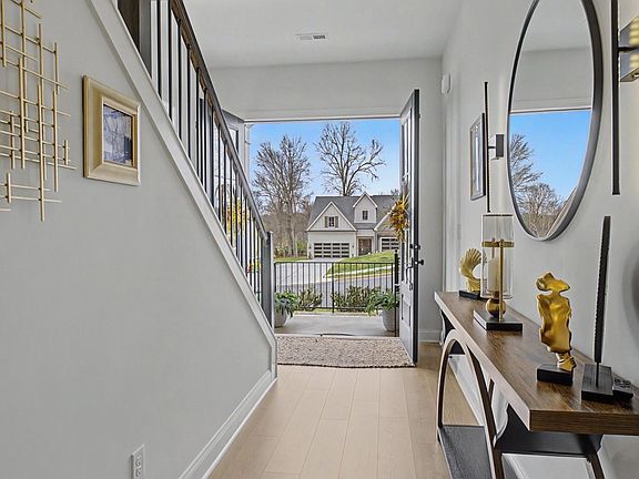 4th image of 3062 Wiltshire Park Pl