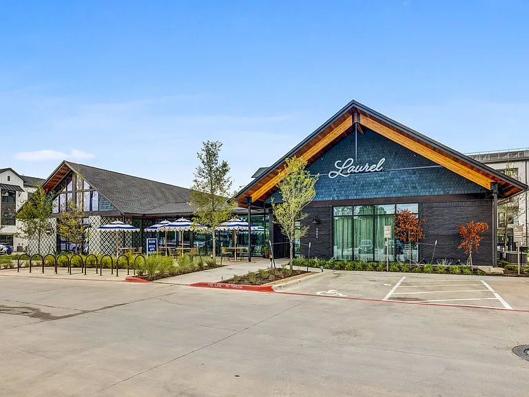 Leasing Office Exterior