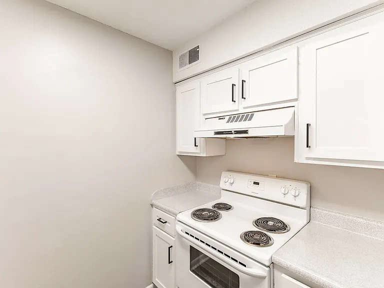 Beltline Villas Apartments — Photo 11