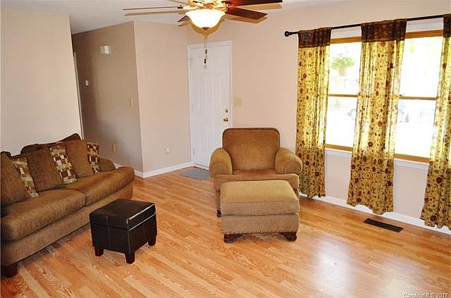 2nd image of 295 Collingswood Dr NW