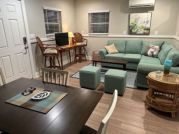 4th image of 215 Coquina Ave #215B