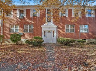 133 Abner Ct UNIT B, Bridgeport, CT 06606
