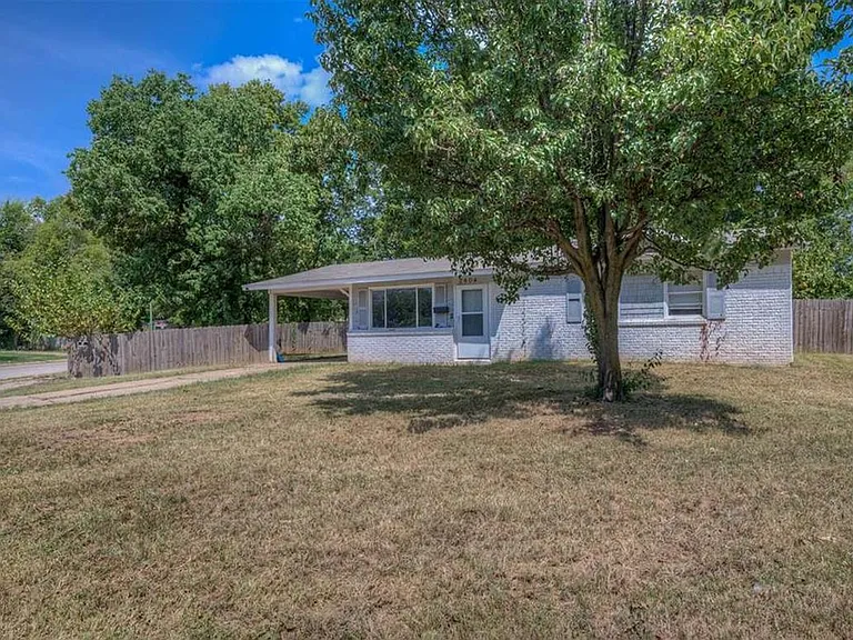 2804 Hood Dr — Photo 1