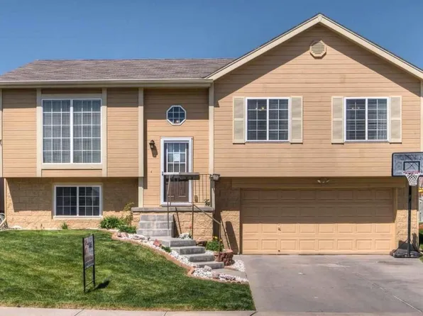 18716 U St, Omaha, NE 68135