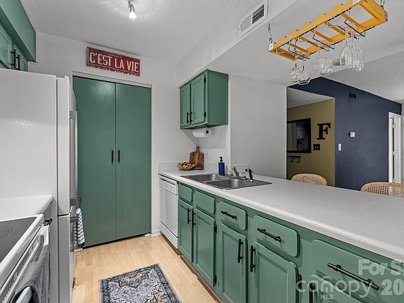 5th image of 11069 Cedar View Rd