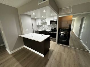 Royal Grove Apartments, Bensenville, IL 60106