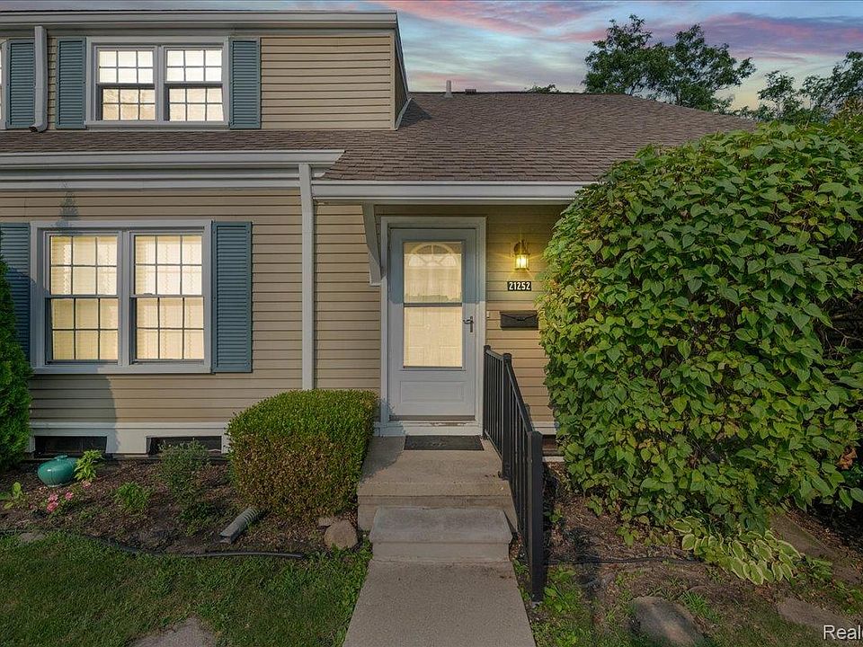 1st image of 21252 E Glen Haven Cir