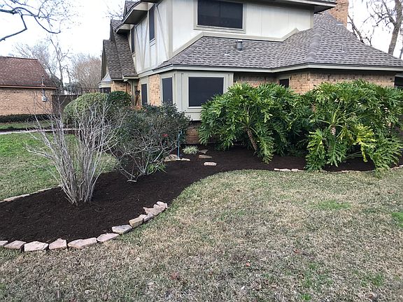 3rd image of 111 Frostwood Dr