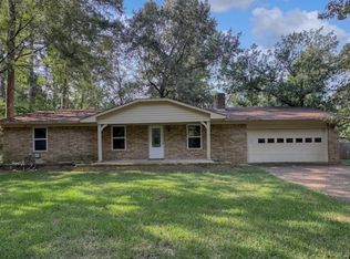 210 Canyon Dr, Lindale, TX 75771