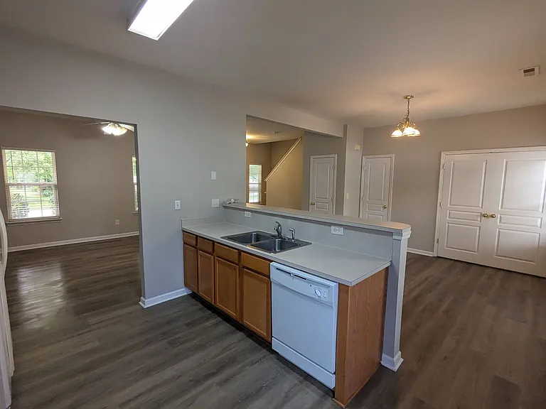 11204 Heritage Green Dr — Photo 7