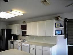 5th image of 523 Paradise Dr