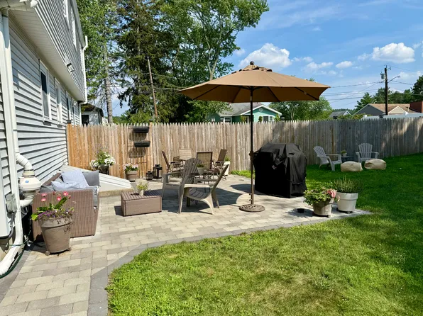 33B Grape St, Woburn, MA 01801