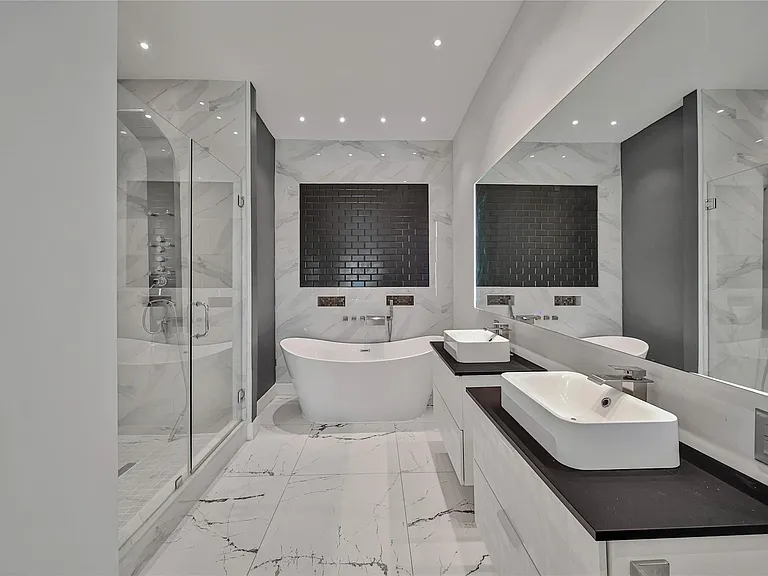 2206 Saxon Dr — Photo 24