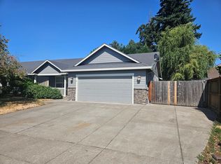 841 Shady Creek Dr, Springfield, OR 97478