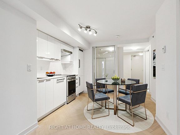 3rd image of 90 Glen Everest Rd #114