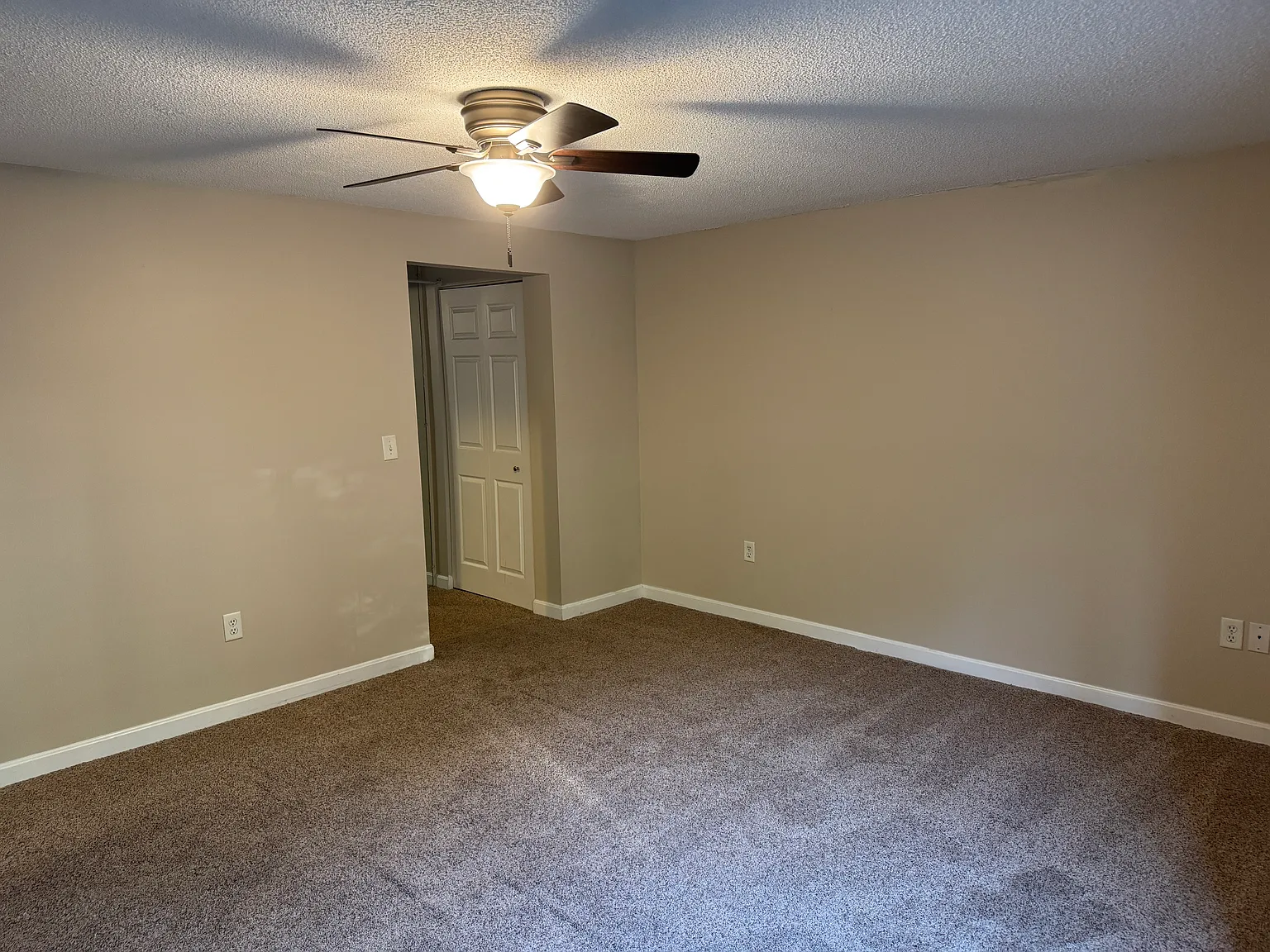2 bed, 1.5 bath, 1100 sqft, $2,550 — Photo 4