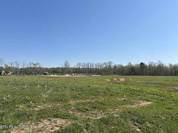 5th image of 532 White Oak Rd