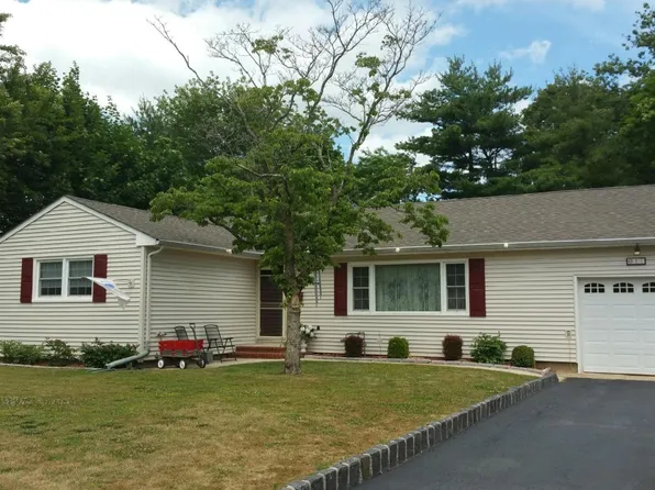 11 Community Dr, West Long Branch, NJ 07764