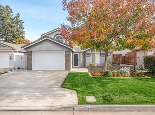 9560 N Barton Ave, Fresno, CA