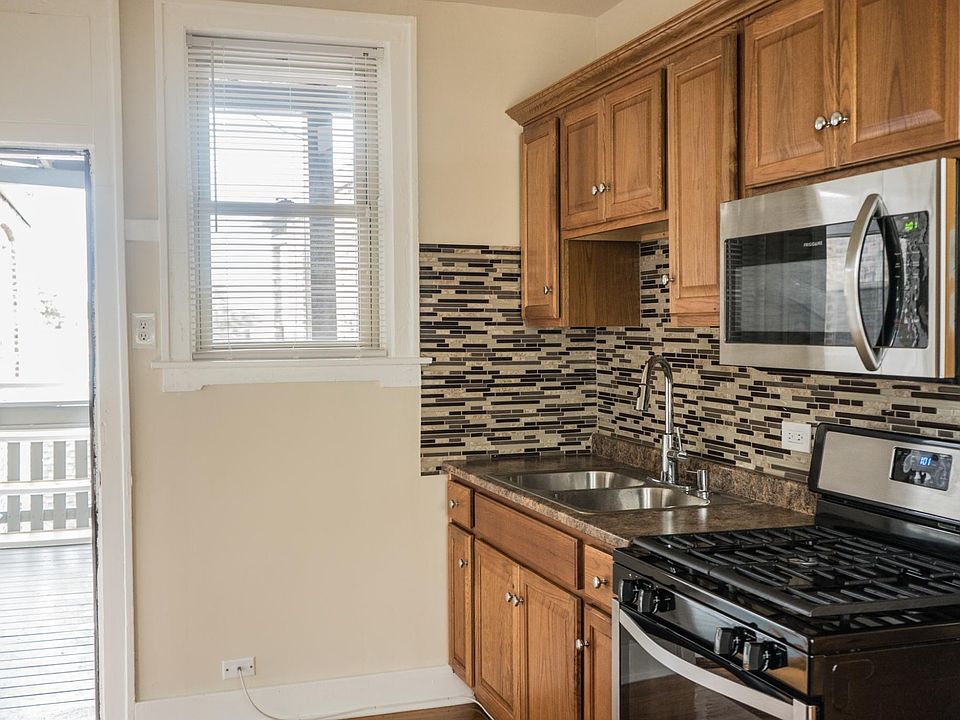 1st image of 4818 W Cortland St APT 3