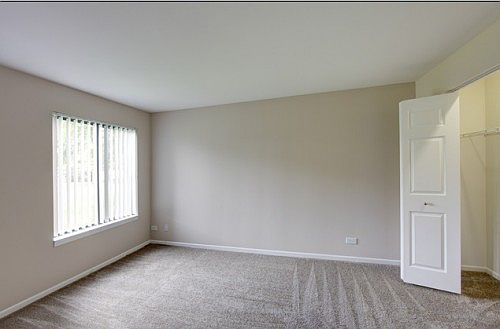 3rd image of 1511 Westminster Dr APT 101
