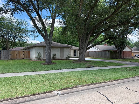 2nd image of 362 Dawn Hill Dr