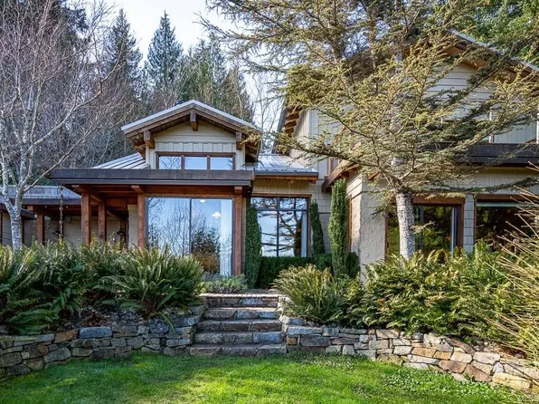 825 Austin Dr, Cortes Island, BC V0P 1K0