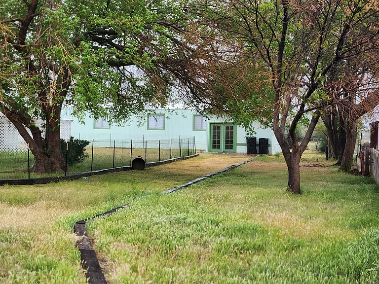 1111 W Hardy Ln #B — Photo 40