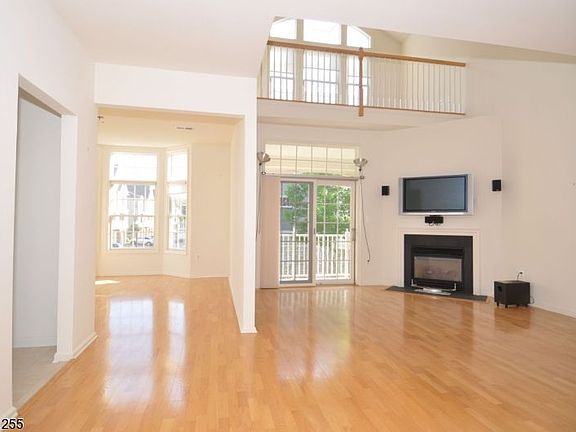 3rd image of 103 Crown Ct #103