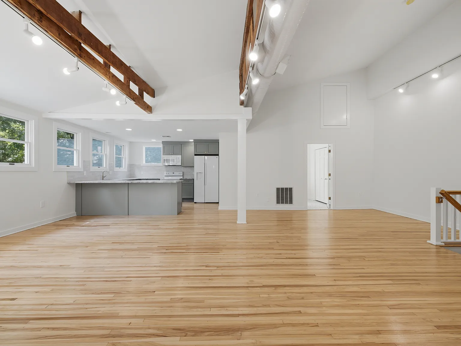 2 bed, 1500 sqft, $2,700 — Photo 4