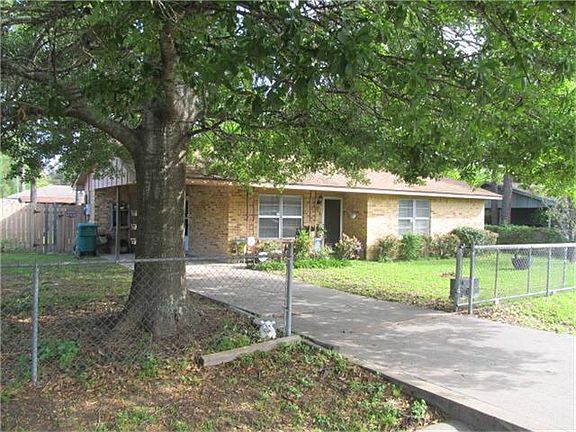 2nd image of 105 N Shirley Ln