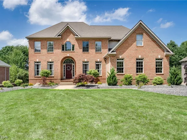 8021 Grayson Dr, Canfield, OH 44406