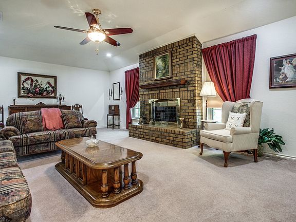 5th image of 406 Woodhollow Dr