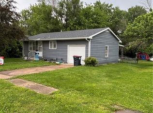 404 E Colorado St, Windsor, MO 65360