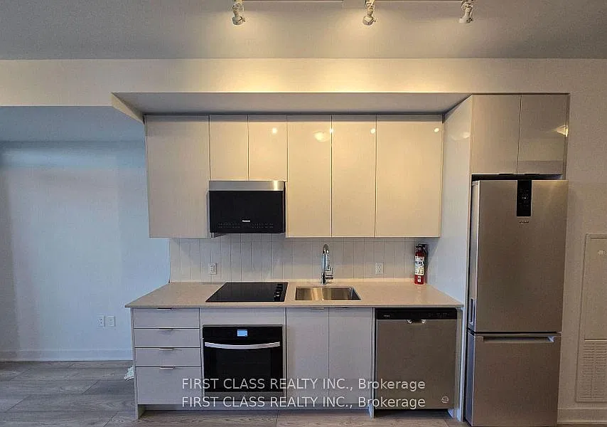 Studio, $1,700 — Photo 2