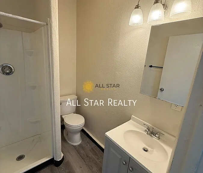3901 Northwood Dr #8 — Photo 9