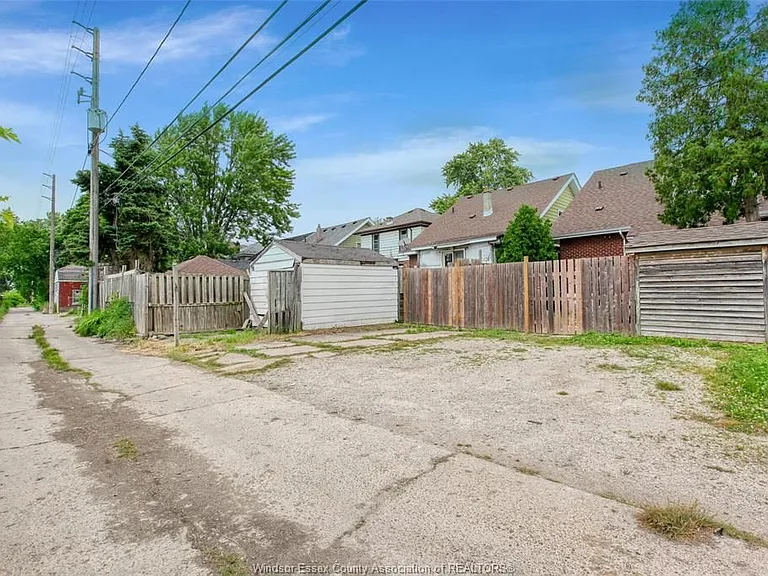 1453 Marentette Ave #UPPER — Photo 5