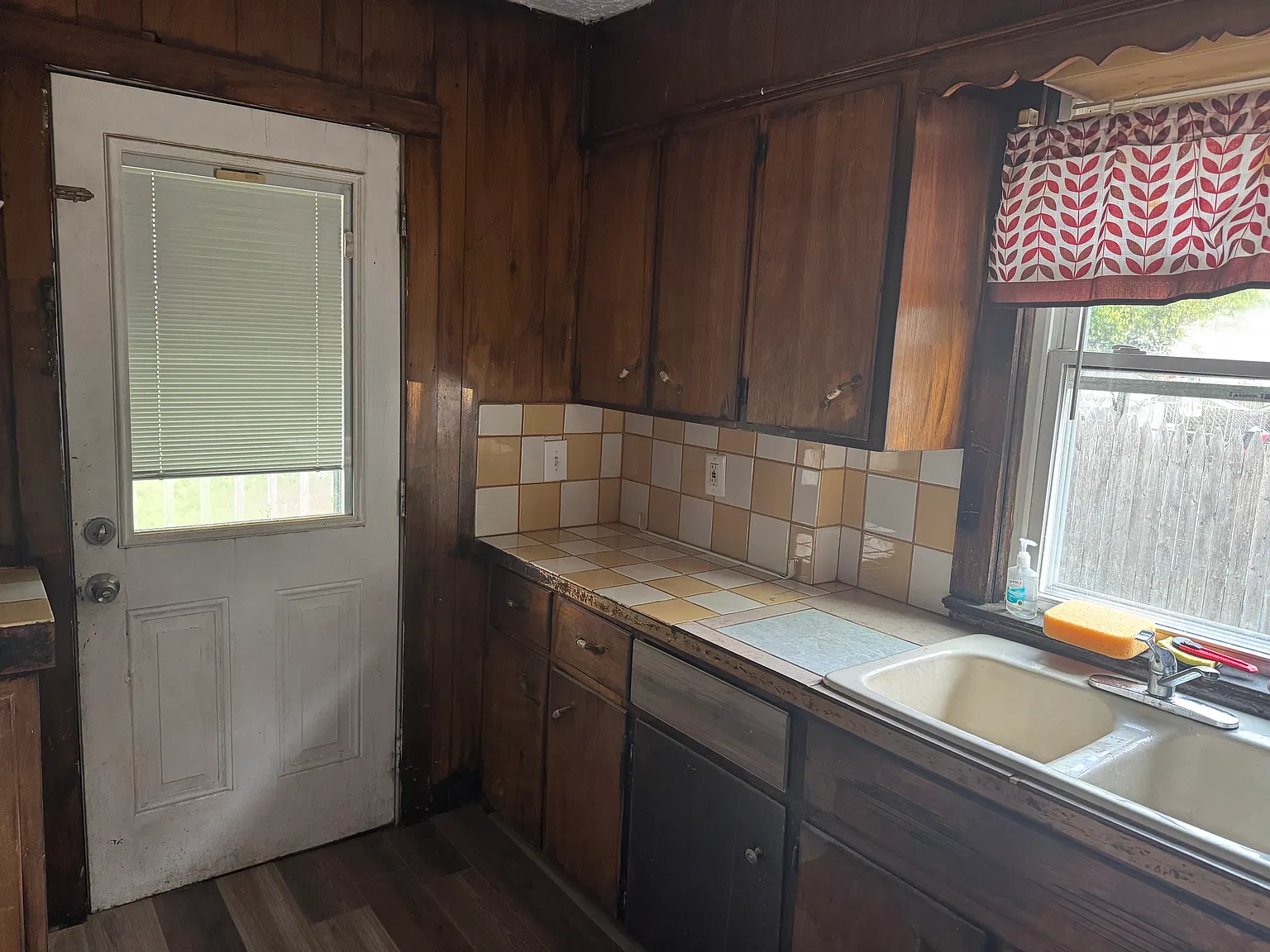 349 N Arlington St — Photo 2