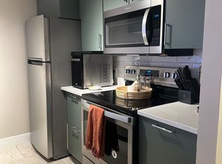 136 N Bread St, Philadelphia, PA 19106