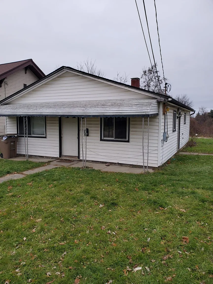 248 Rockwell Ave photo 1