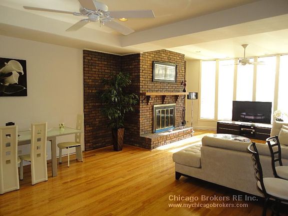 2nd image of 1118 W Lill Ave
