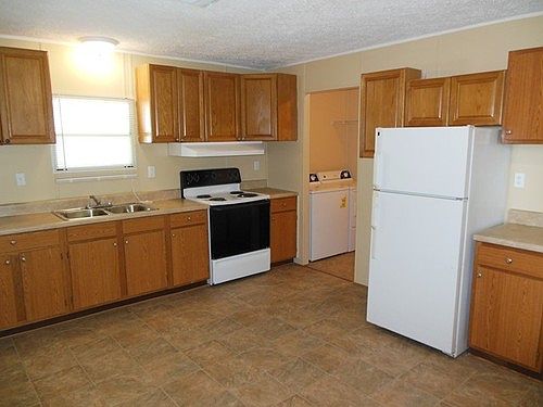 4th image of 7016 Grand Rapids Dr