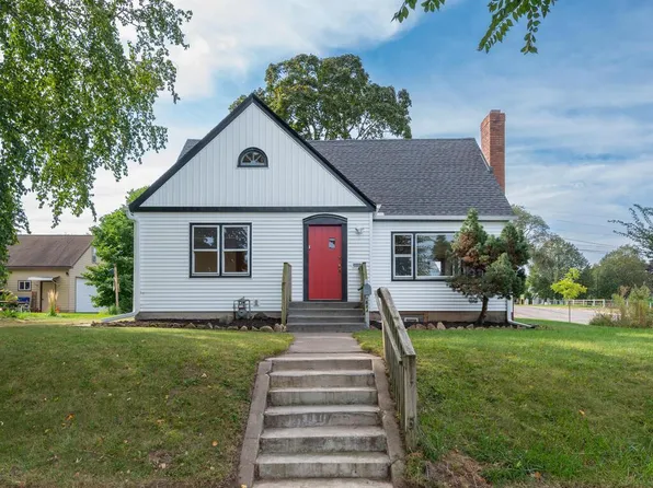 884 Hyacinth Ave E, Saint Paul, MN 55106