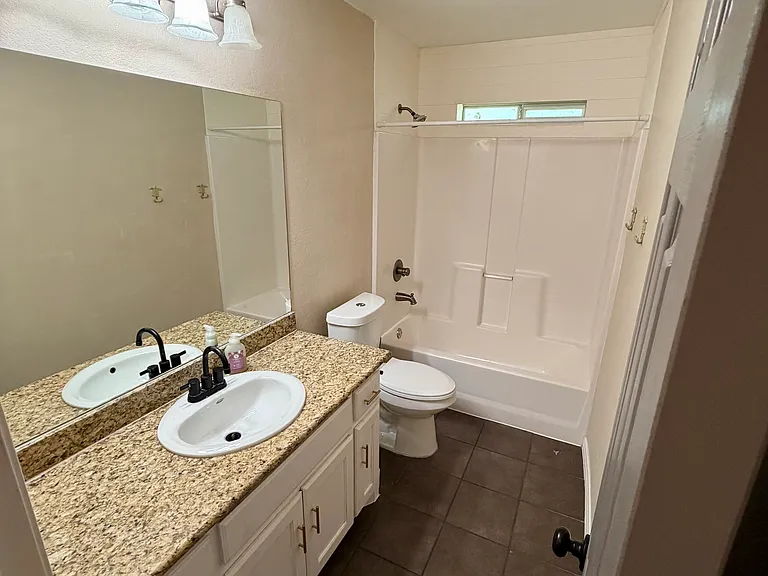 1011 Santa Fe Trl — Photo 13