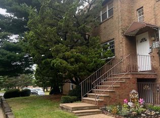 81 College Dr, Edison, NJ 08817
