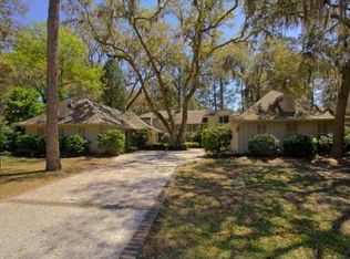 4 Red Oak Rd, Hilton Head Island, SC 29928