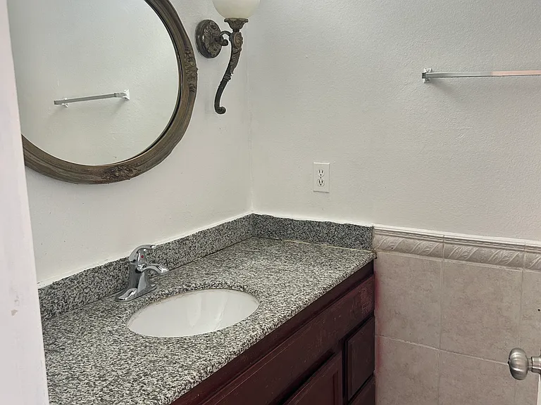 804 Spruce Ave — Photo 12