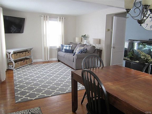 3rd image of 208 Beechwood Ave
