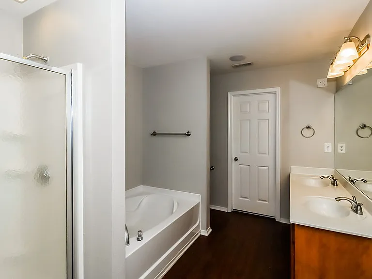941 Silverberry St — Photo 11